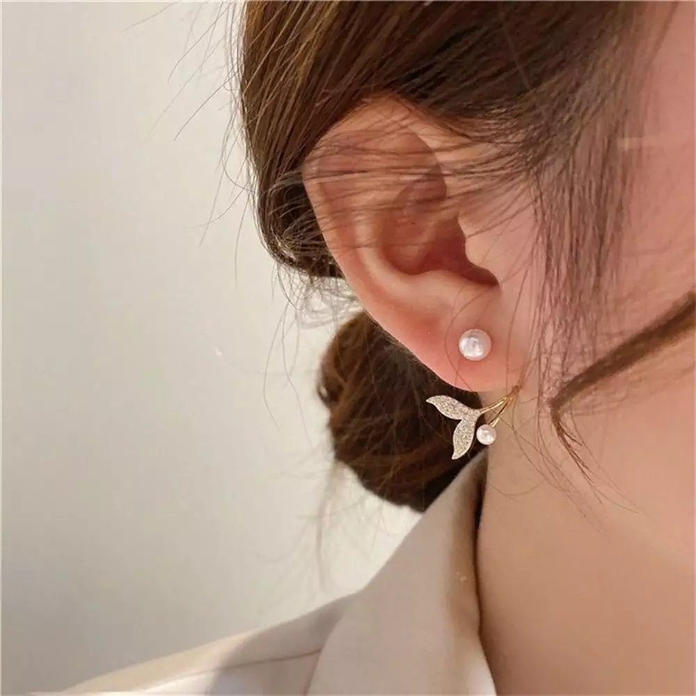 Fishtail Pearl Earrings - Picture 5 of 8